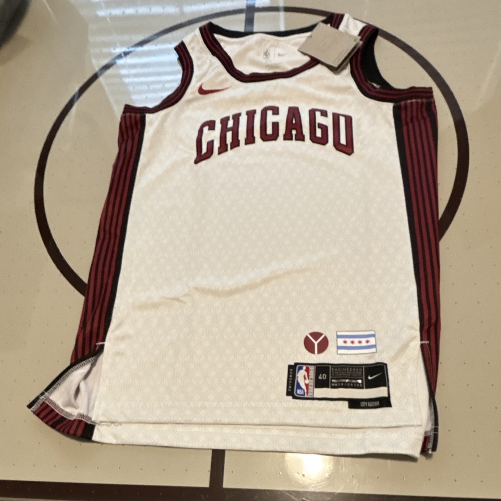Nike NBA Chicago Bulls Swingman White Red Black Basketball Jersey Size 40